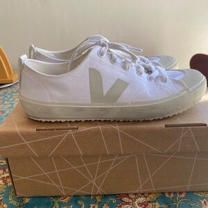 Veja White Canvas Nova Low-Top Sneakers